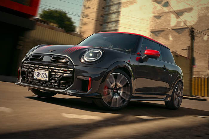 1710799937 Q4 2024 MINI Websiteimages JCW Image1 700X466