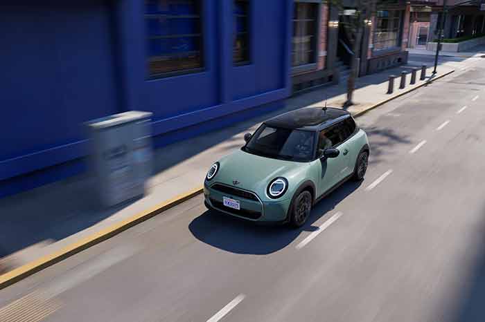 The New MINI Cooper 3 Door 700X466 V2