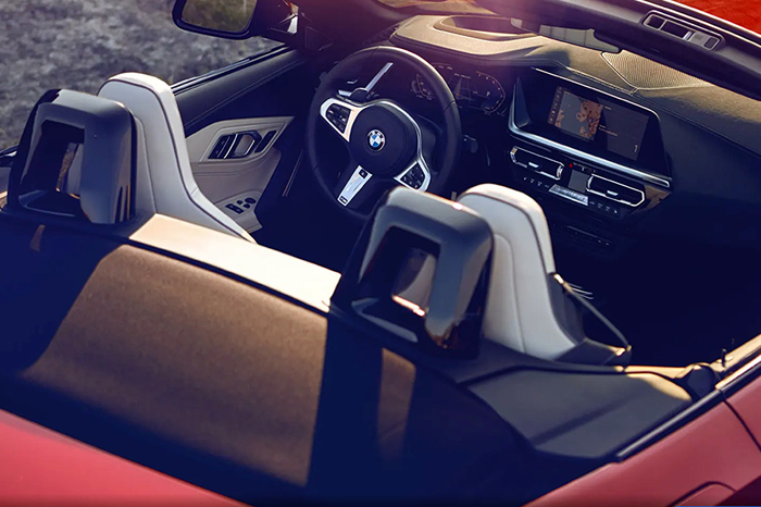 BMW Z4 Interior 700x466