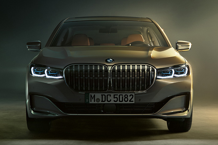 BMW 7 Series 700x466 Inchcape BMW