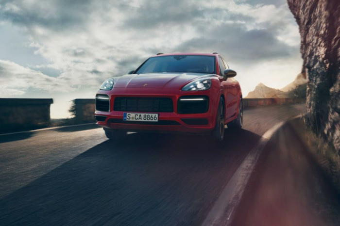 Porsche-cayenne-c1-700x466