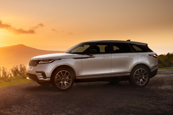 RR-Velar-C1-700x466