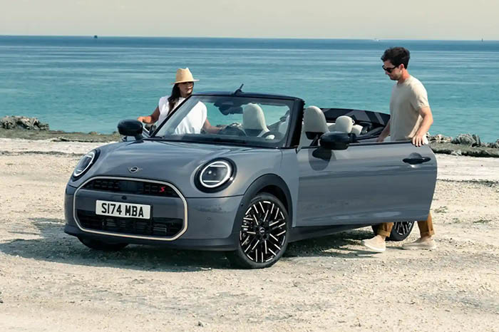 1710799937 Q4 2024 MINI Websiteimages Convertible Image2 700X466