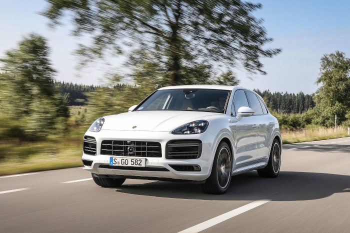 Porsche-Cayenne-Electric-C2-700x466