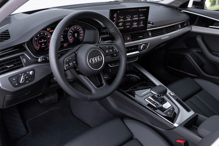 Audi-A4-C2-700x466