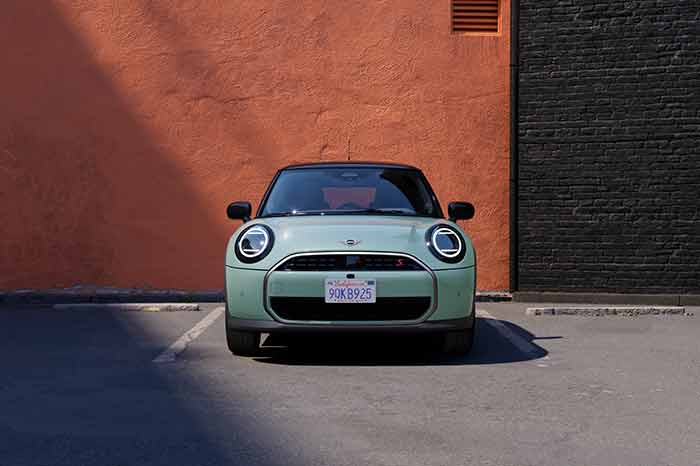 The New MINI Cooper 3 Door 700X466 V1